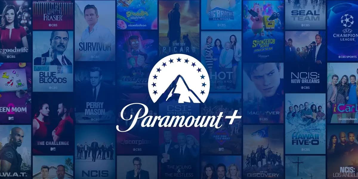Logo Paramount Plus com catálogo ao fundo