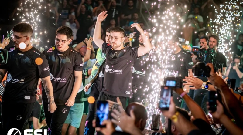 Fotografia time da Fúria entrando no estádio da IEM Rio Major 2022