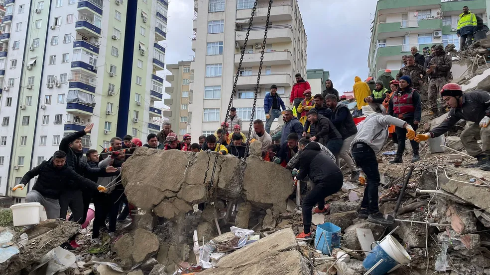 Imagem destruição causada pelo terremoto na Turquia