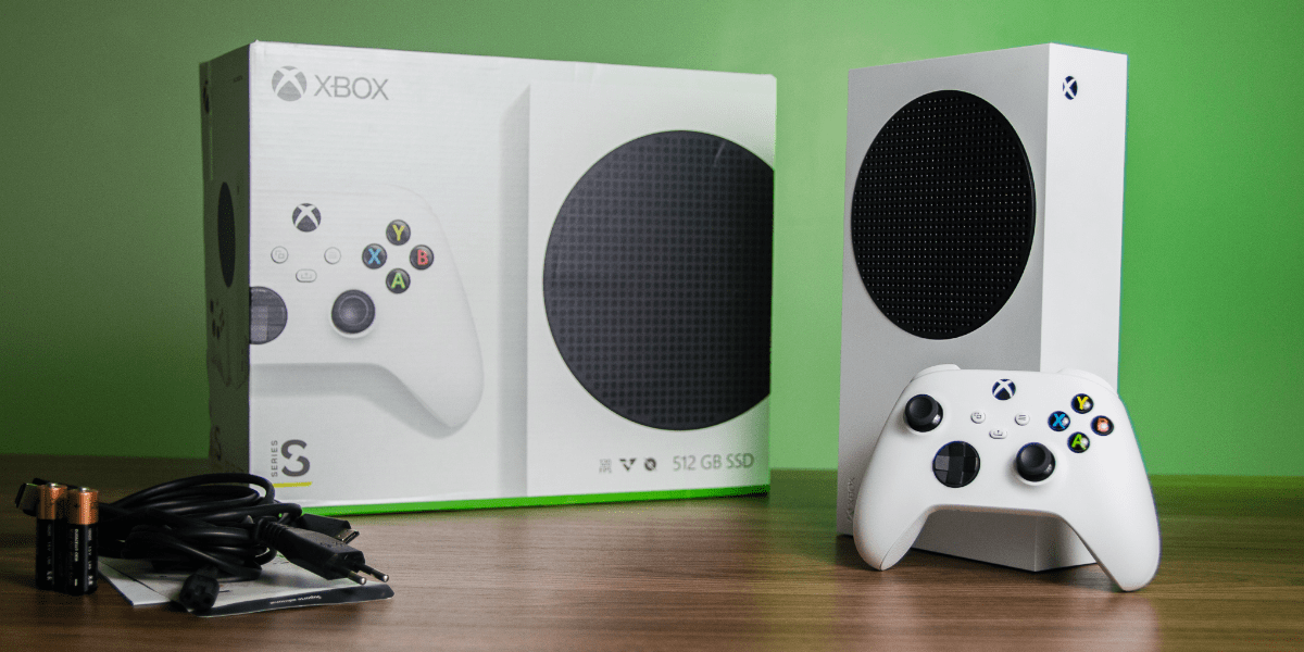 Imagem de divulgação do console Xbox Series S