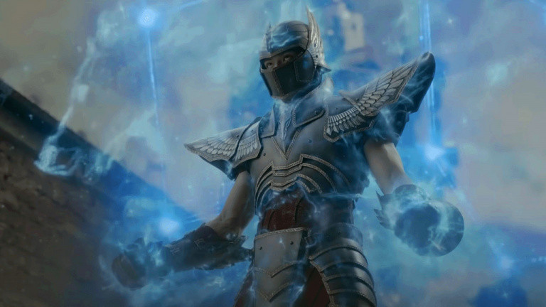 Imagem do trailer mostrando cavaleiro de Pégaso em Os Cavaleiros do Zodíaco - Saint Seiya: O Começo