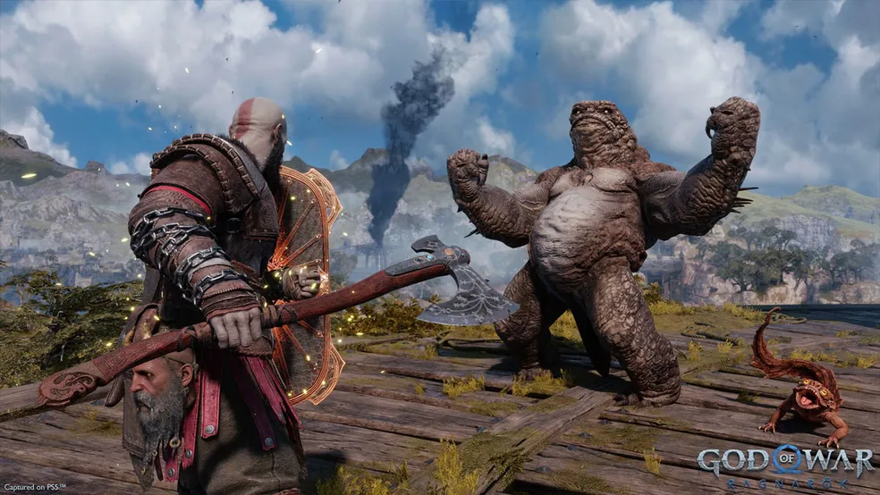 Kratos lutando contra inimigo em God of War Ragnarok