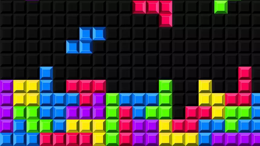 jogo com diversos blocos coloridos tetris
