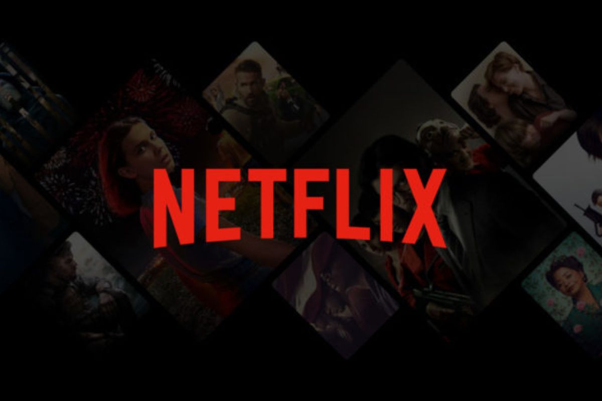 Netflix escrito em vermelho, centralizado na imagem. Ao fundo, há cenas de diversas produções presentes no streaming.