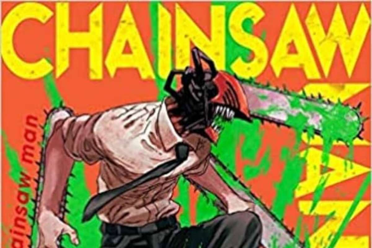 Capa de um dos volumes do mangá Chainsaw Man. nela, o protagonista, um homem com cabeça de serra elétrica, está saltando. Acima está o título do mangá.