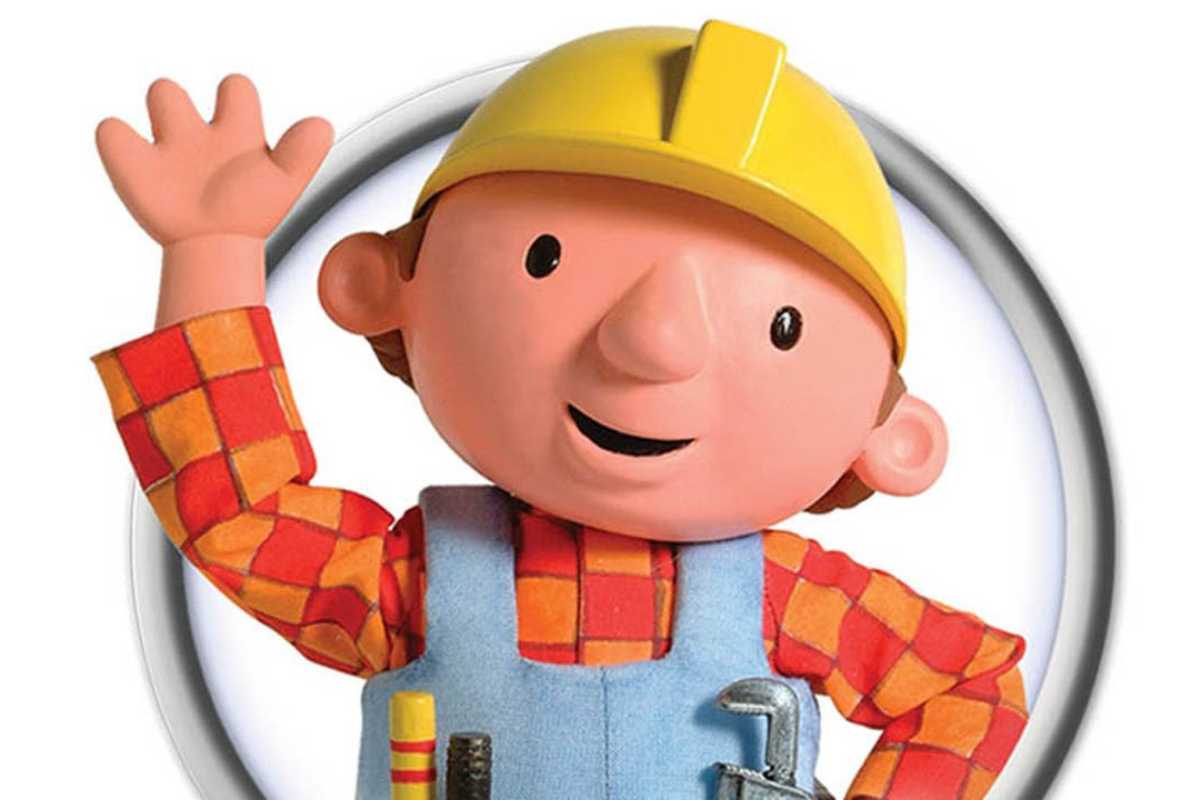 Protagonista da animação Bob, o Construtor acenando com o braço direito.