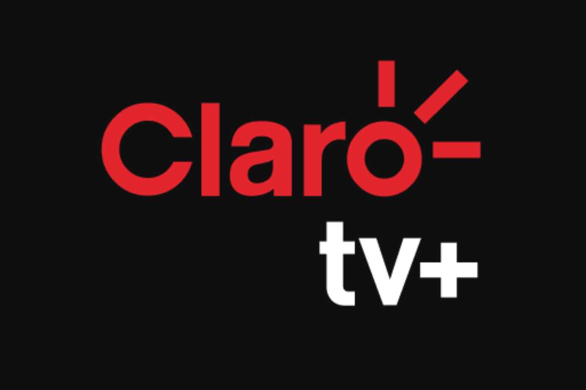 Logo da Claro TV+ em um fundo preto. Claro está em vermelho e TV+ em branco.